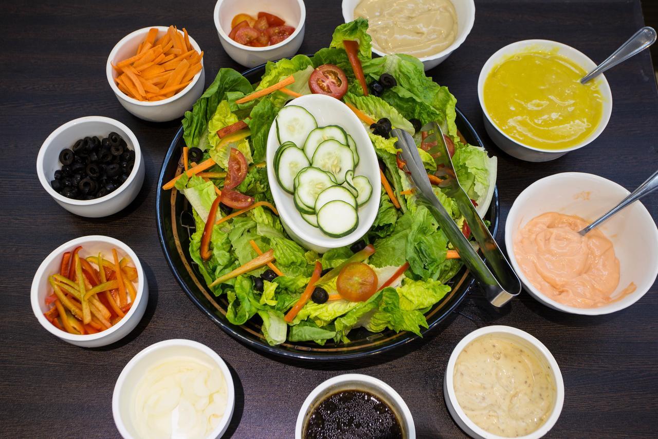 발레로 그랜드 스위트 바이 스위스-벨호텔 마카티 외부 사진